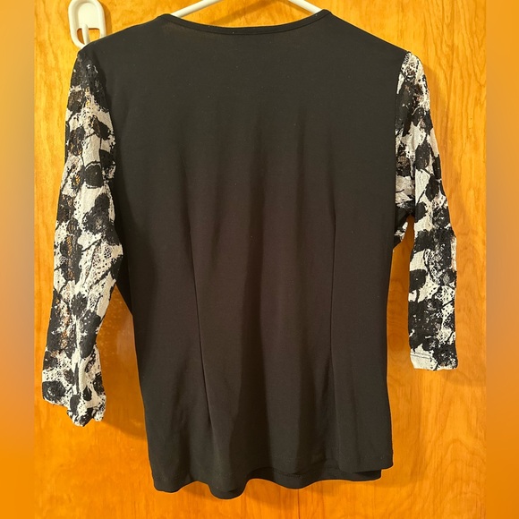 Women’s top - Picture 3 of 3